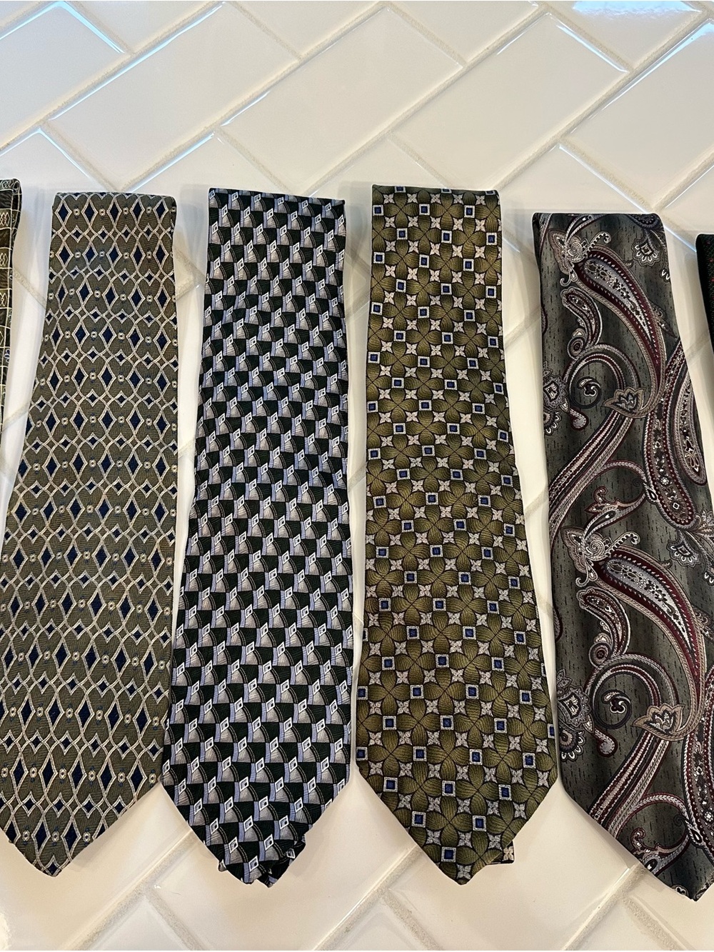 Men's silk Tie lot of (6) greens patterned various brands